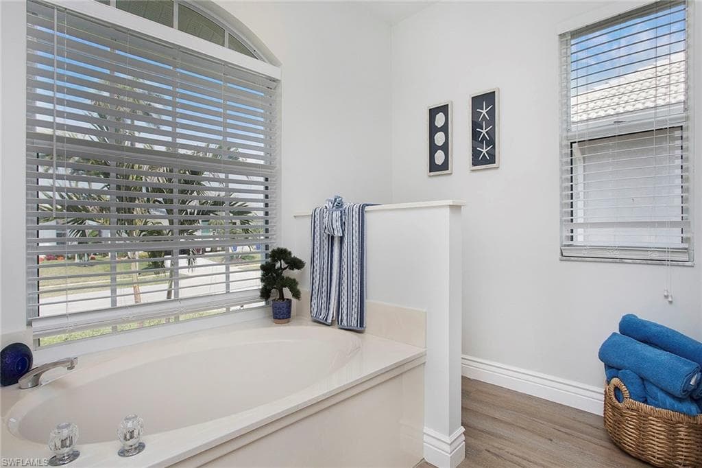 129 Leeward Ct, Marco Island, FL 34145-22