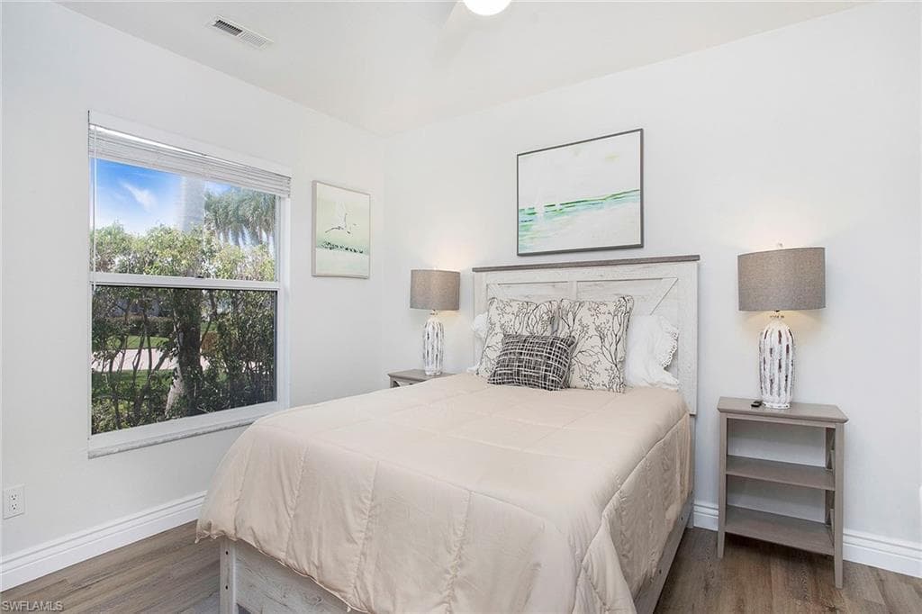 129 Leeward Ct, Marco Island, FL 34145-25