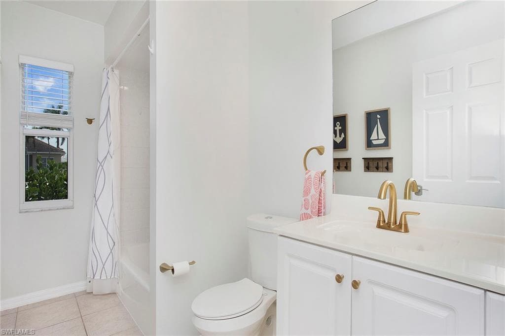 129 Leeward Ct, Marco Island, FL 34145-28