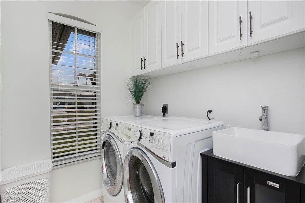 129 Leeward Ct, Marco Island, FL 34145-29