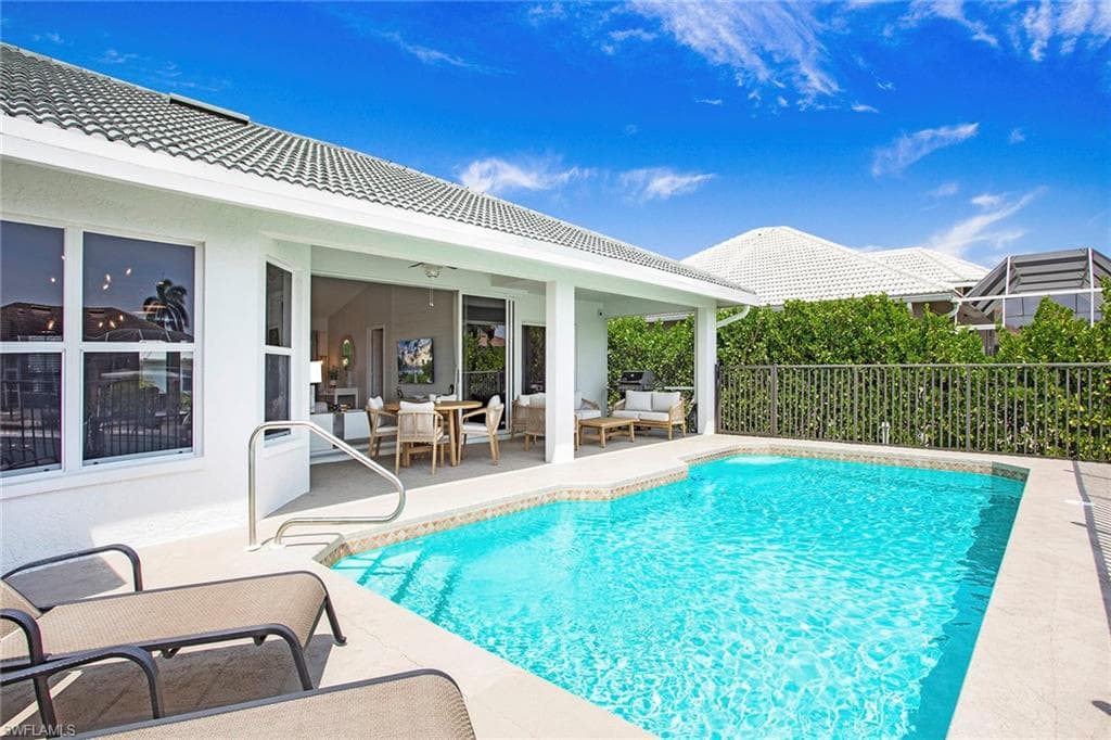 129 Leeward Ct, Marco Island, FL 34145-33