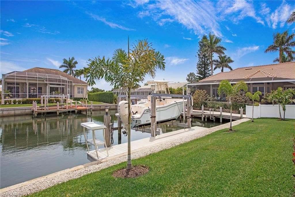 129 Leeward Ct, Marco Island, FL 34145-39