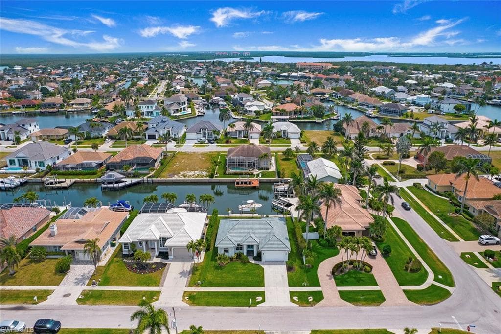 129 Leeward Ct, Marco Island, FL 34145-42