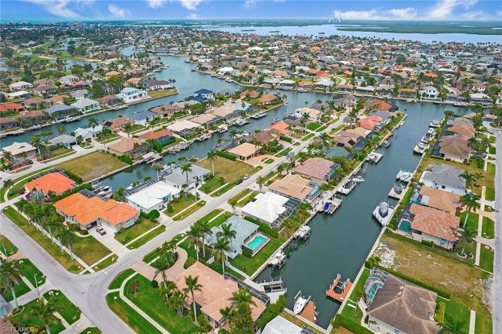 129 Leeward Ct, Marco Island, FL 34145-50