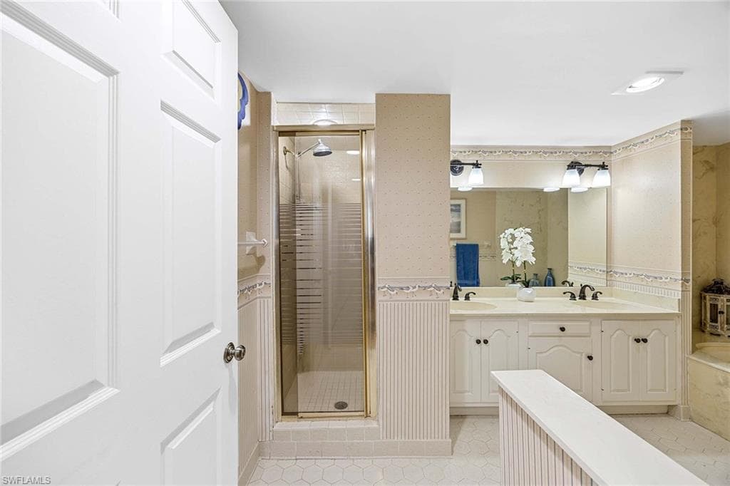 220 Collier Blvd 1003, Marco Island, FL 34145-21