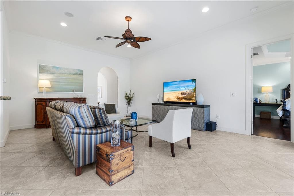 9090 Limestone Ln, Naples, FL 34120-10