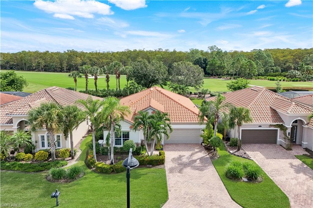 9090 Limestone Ln, Naples, FL 34120-1