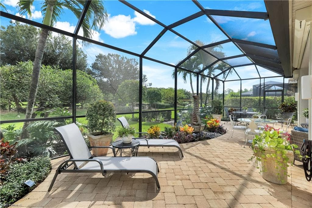 9090 Limestone Ln, Naples, FL 34120-29