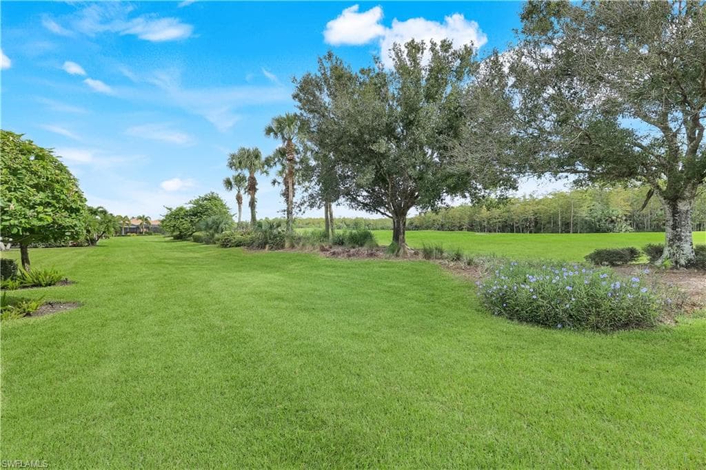9090 Limestone Ln, Naples, FL 34120-31