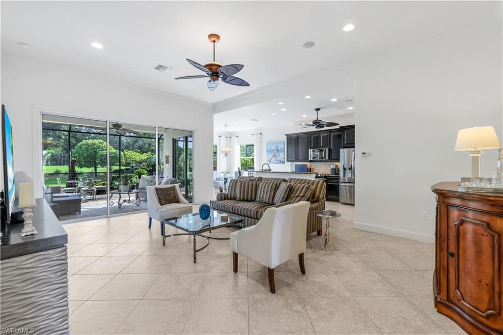 9090 Limestone Ln, Naples, FL 34120-6