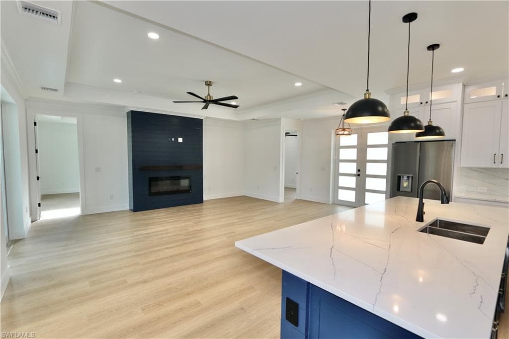 539 37th Ave NW, Naples, FL 34120-8