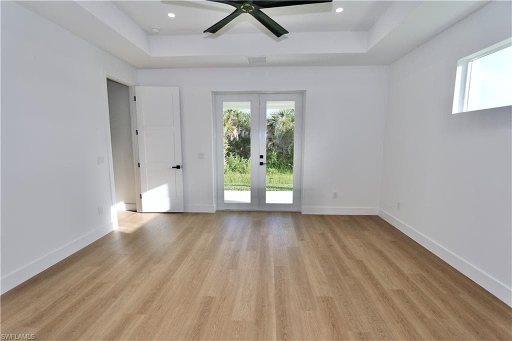 539 37th Ave NW, Naples, FL 34120-16