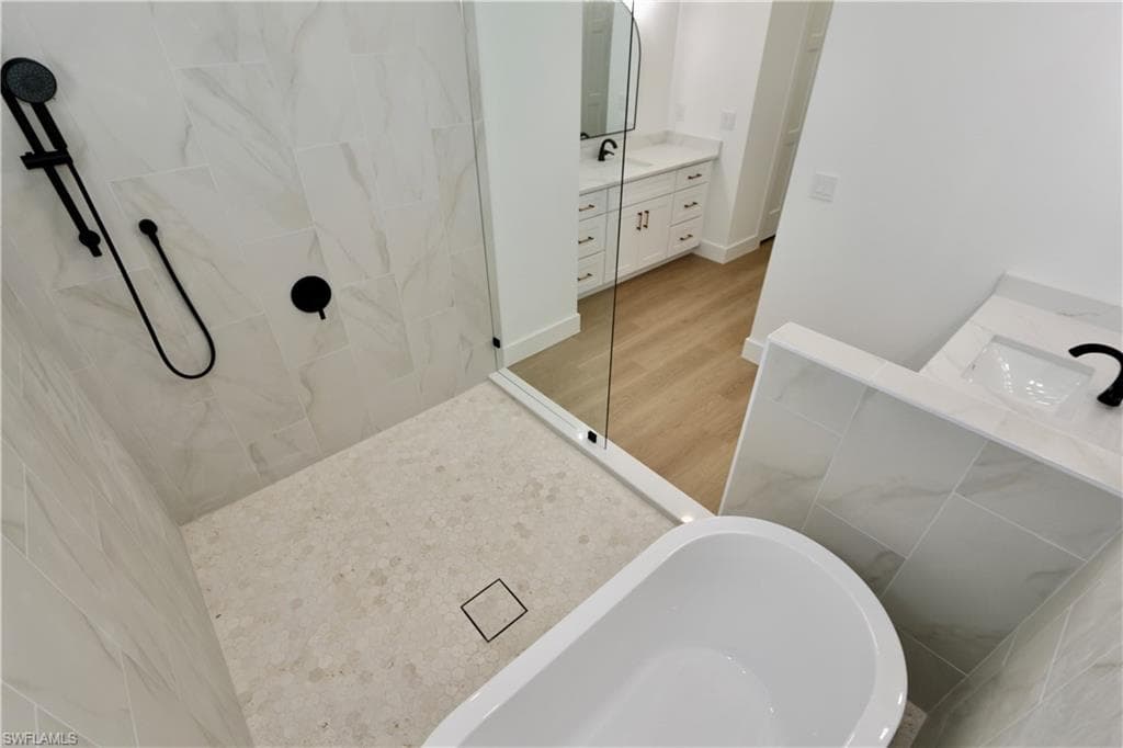 539 37th Ave NW, Naples, FL 34120-18
