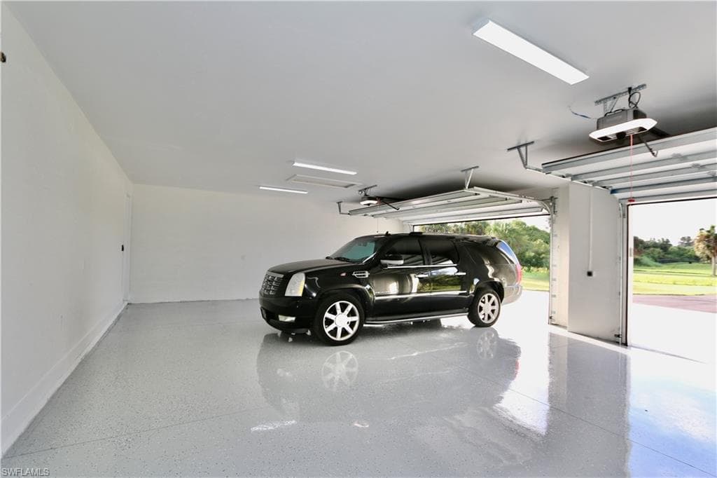 539 37th Ave NW, Naples, FL 34120-35
