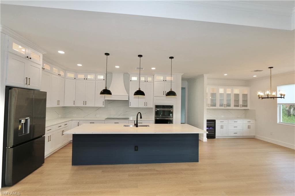 539 37th Ave NW, Naples, FL 34120-2