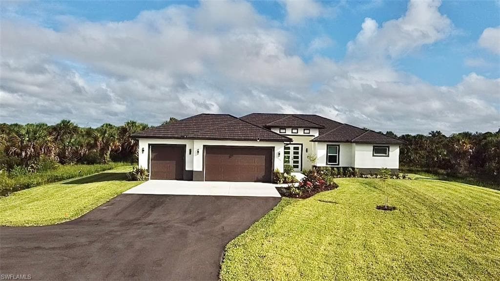 539 37th Ave NW, Naples, FL 34120-40