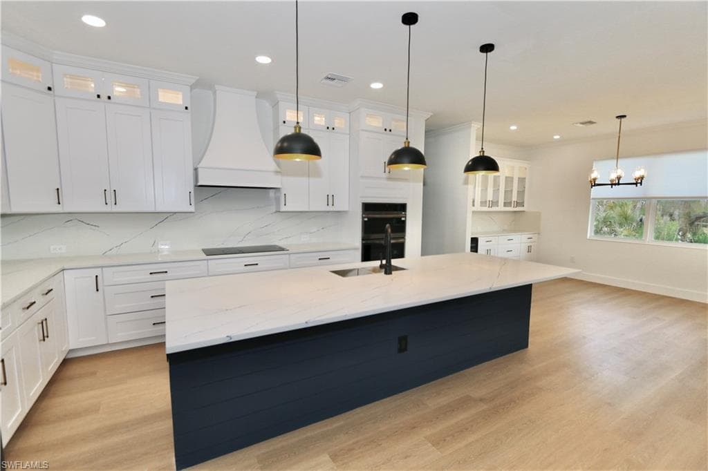 539 37th Ave NW, Naples, FL 34120-4