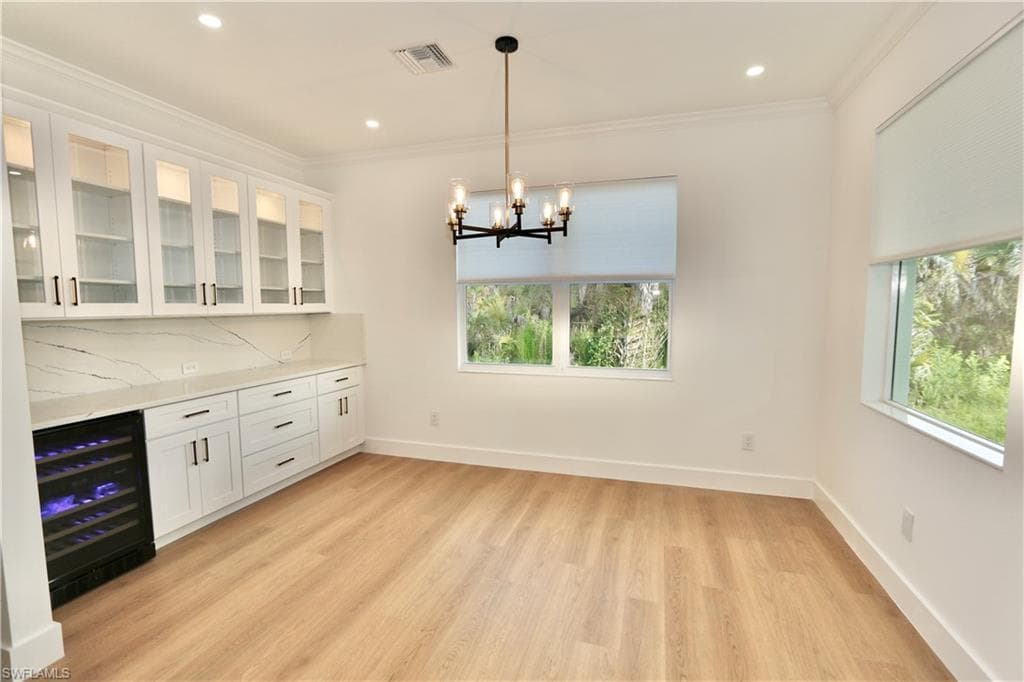 539 37th Ave NW, Naples, FL 34120-5