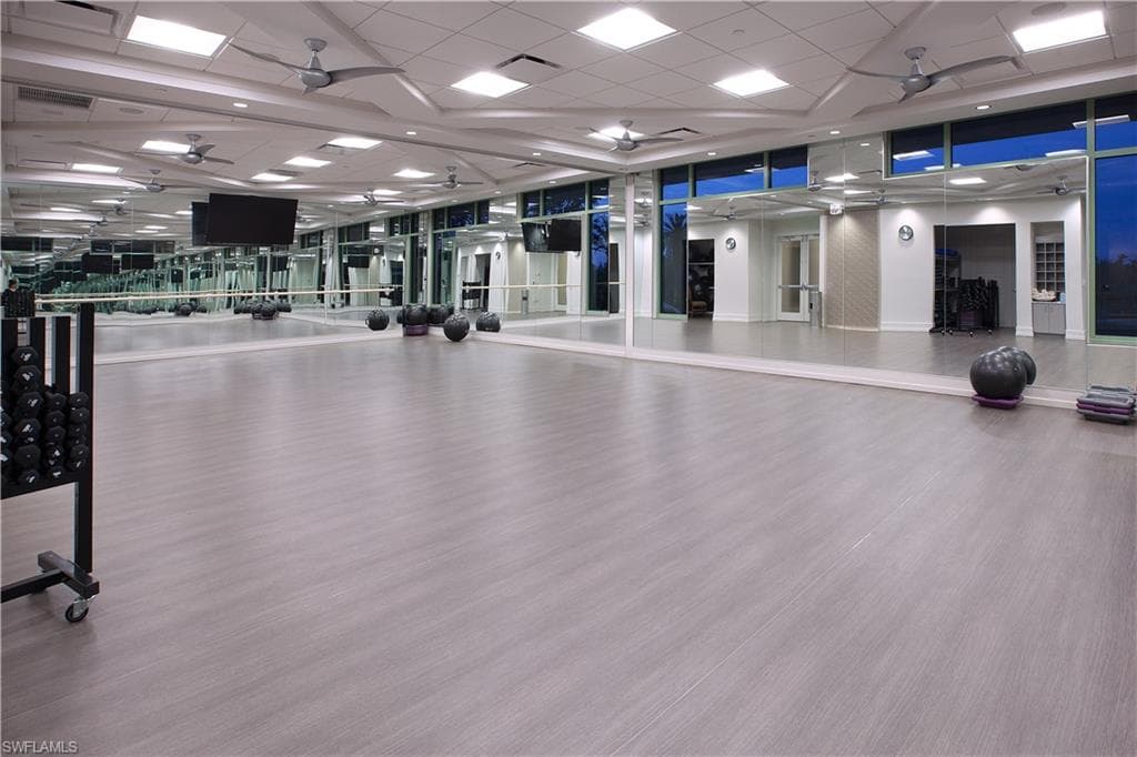 4637 Idylwood Ln, Naples, FL 34119-29