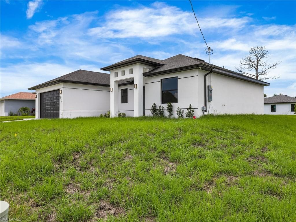 3219 43rd St W, Lehigh Acres, FL 33971-1