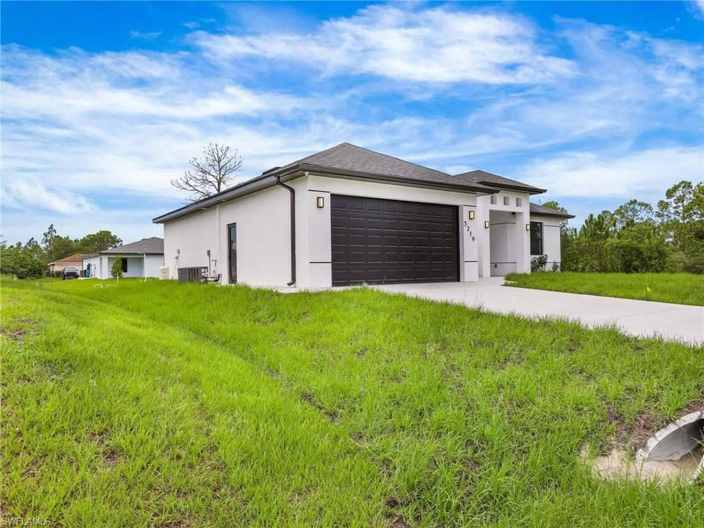 3219 43rd St W, Lehigh Acres, FL 33971-5