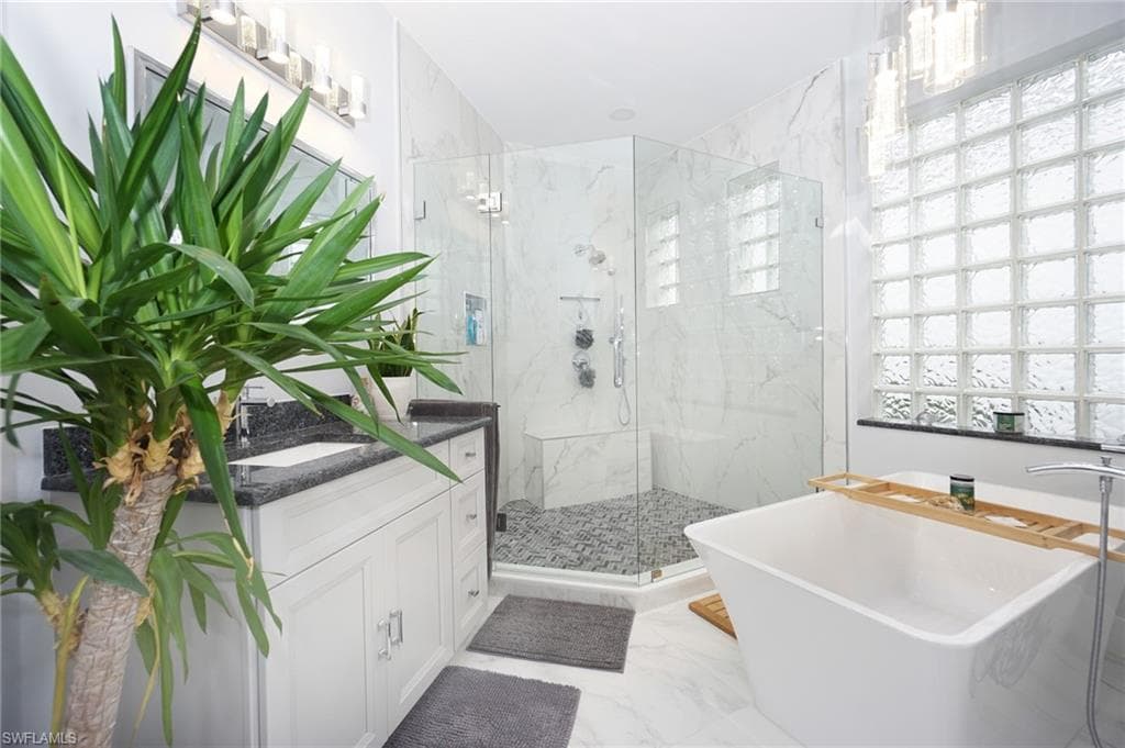 3188 Sundance Cir, Naples, FL 34109-25