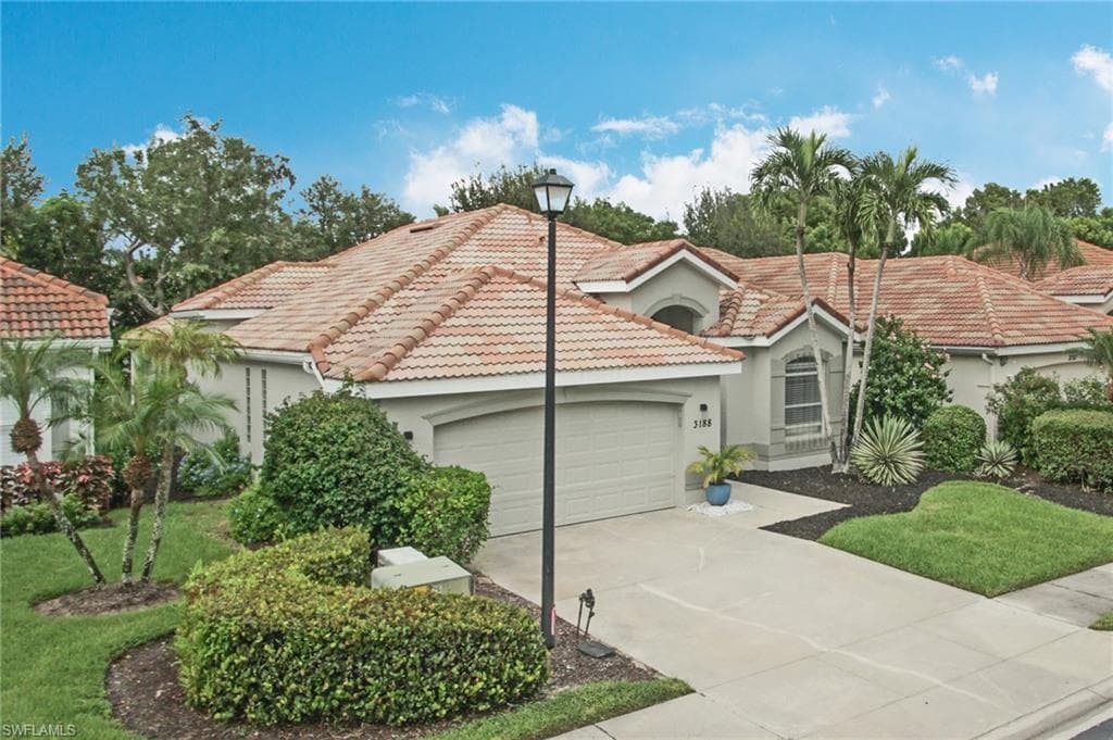 3188 Sundance Cir, Naples, FL 34109-1