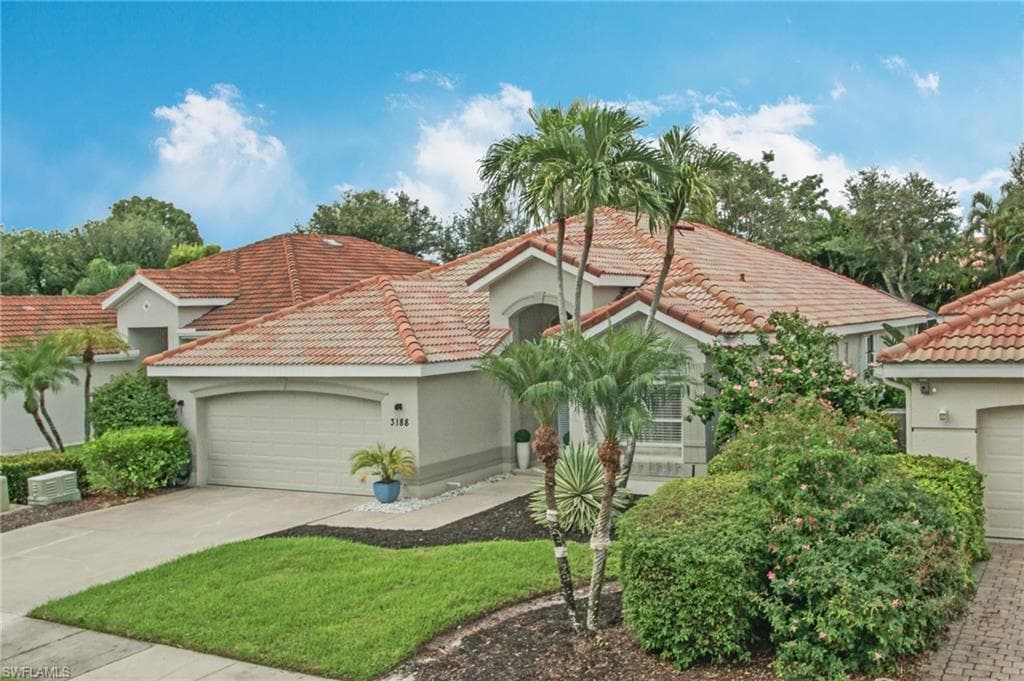 3188 Sundance Cir, Naples, FL 34109-2