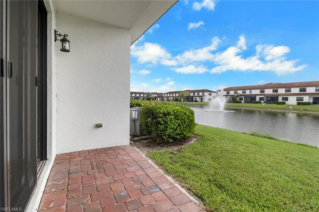 7948 Bristol Cir, Naples, FL 34120-25