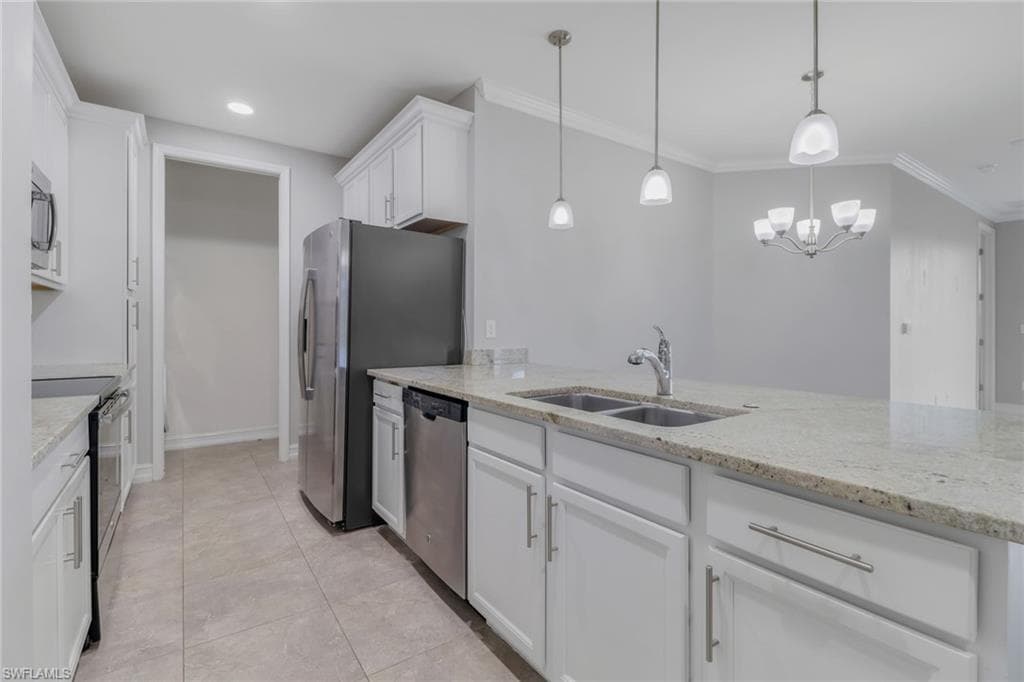 7948 Bristol Cir, Naples, FL 34120-5