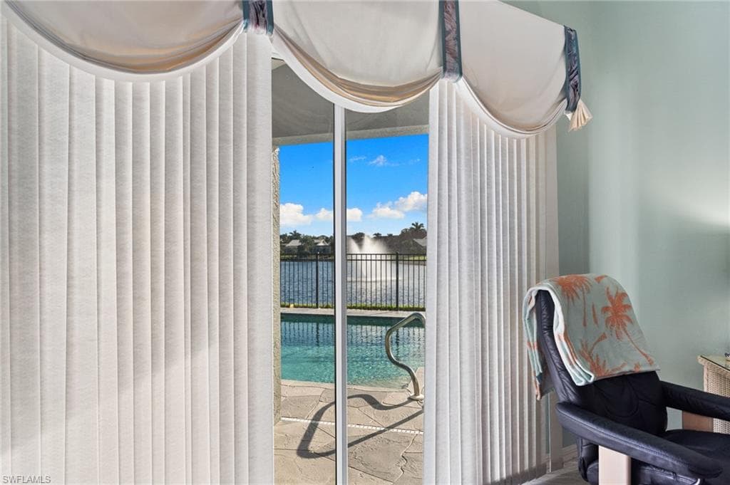 200 Saint James Way, Naples, FL 34104-17