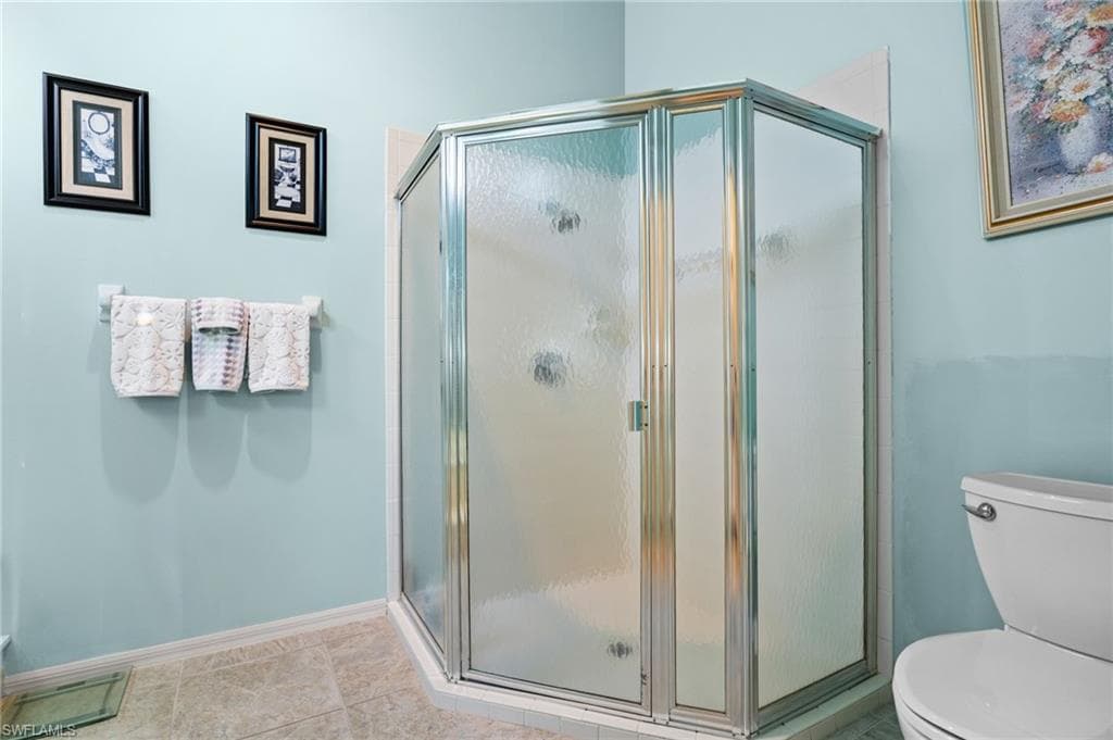 200 Saint James Way, Naples, FL 34104-19