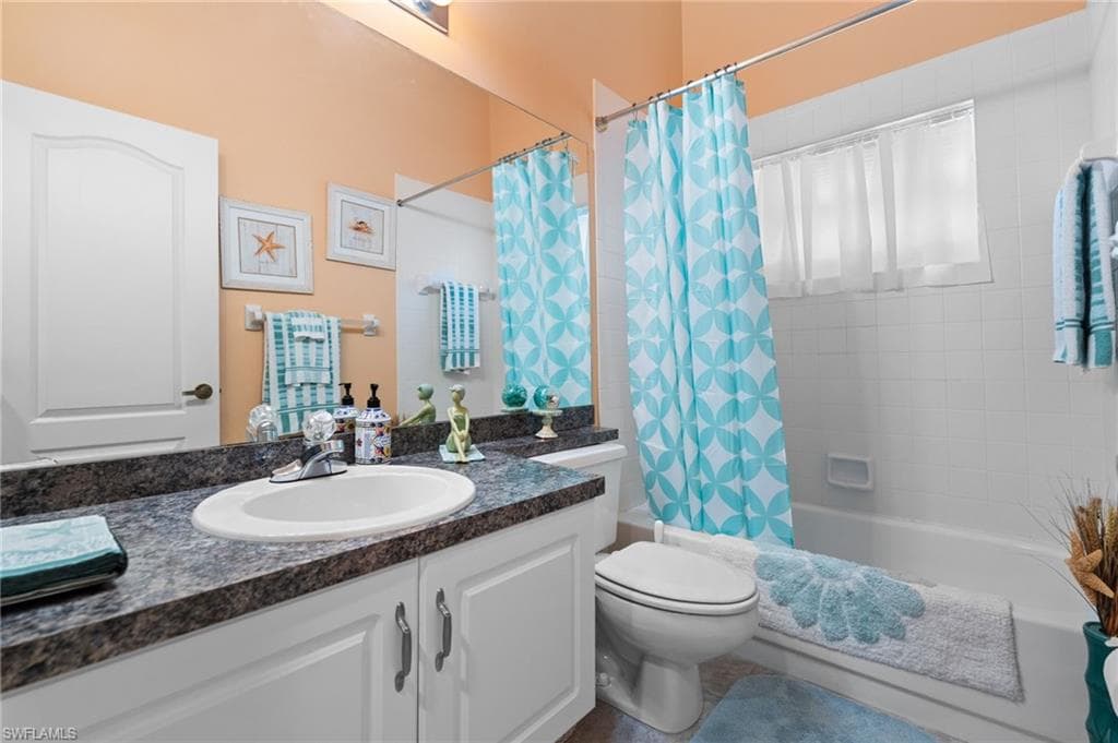 200 Saint James Way, Naples, FL 34104-24