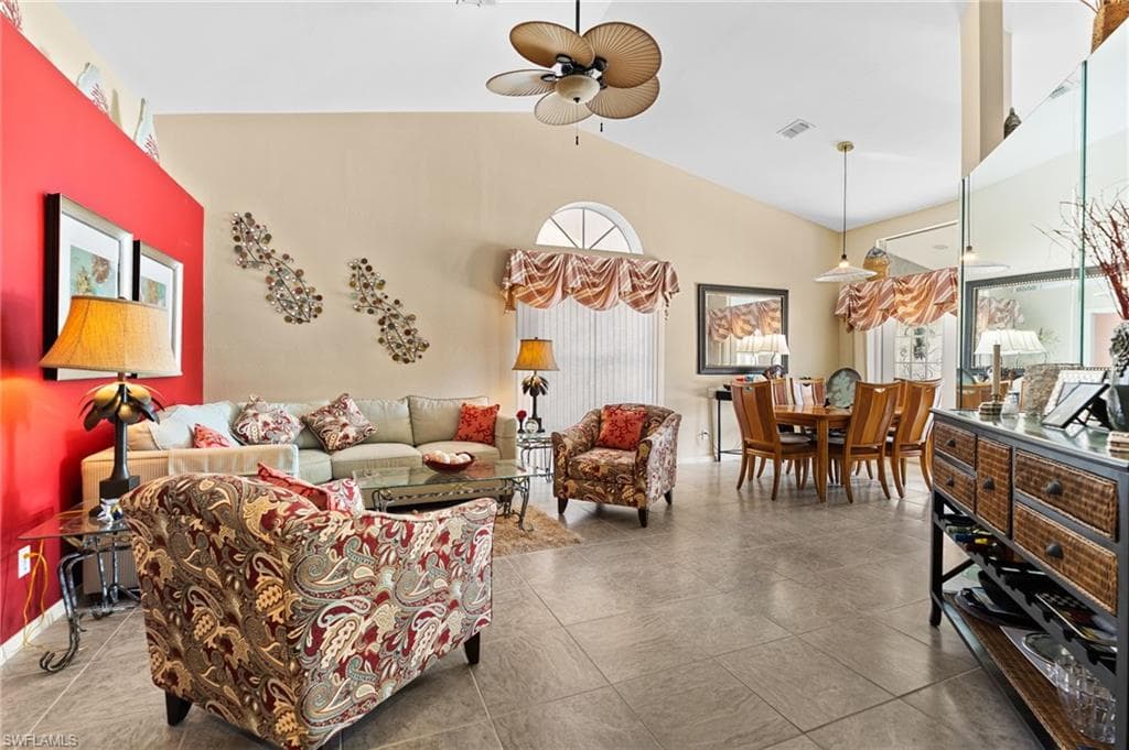 200 Saint James Way, Naples, FL 34104-3