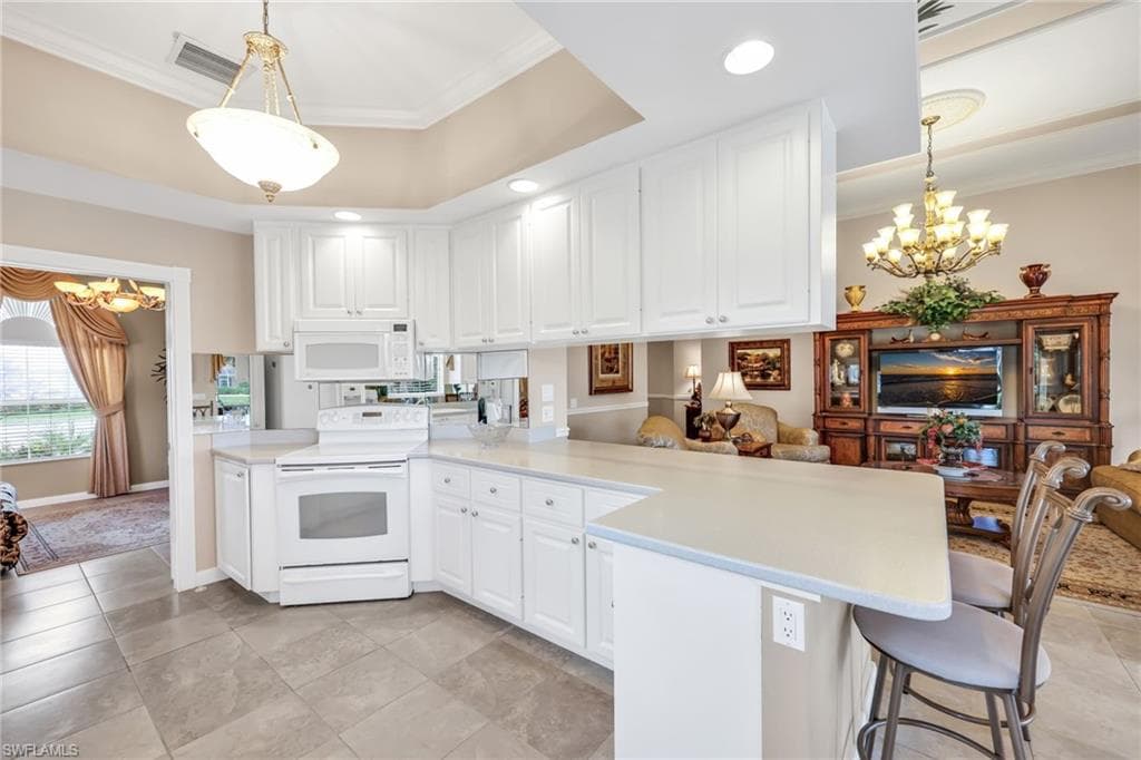 8591 Alessandria Ct, Naples, FL 34114-8