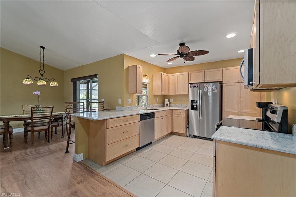 7220 Hendry Creek Dr, Fort Myers, FL 33908-9