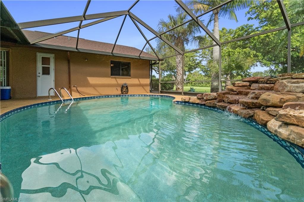 7220 Hendry Creek Dr, Fort Myers, FL 33908-21