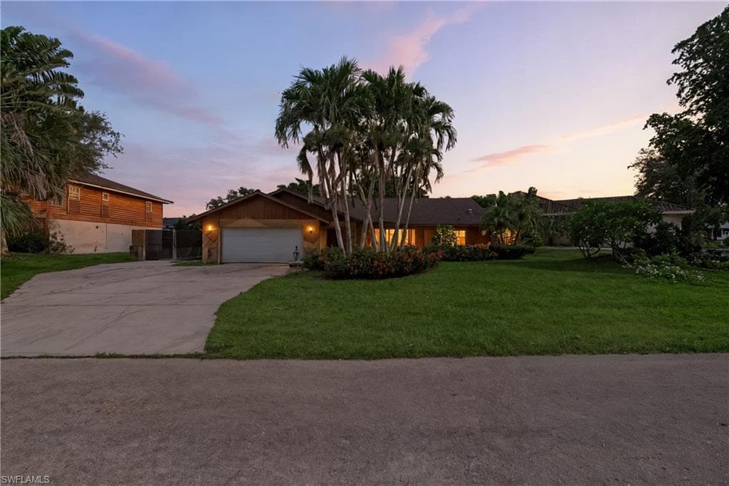 7220 Hendry Creek Dr, Fort Myers, FL 33908-30