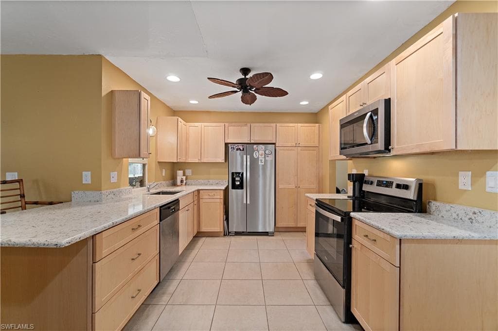 7220 Hendry Creek Dr, Fort Myers, FL 33908-7