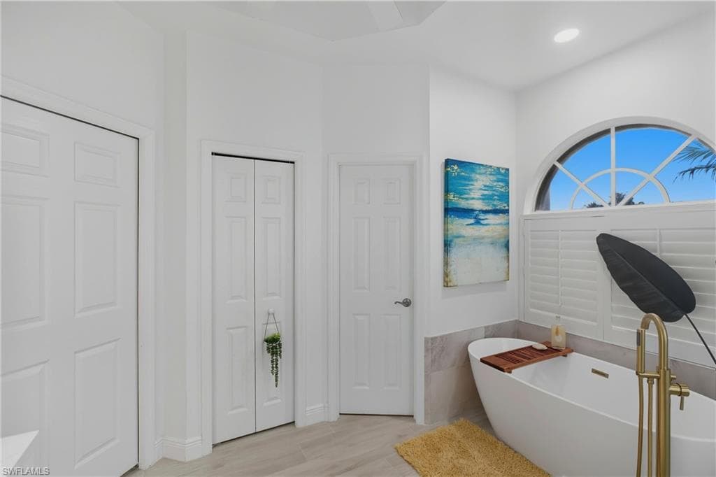 469 Persian Ct, Marco Island, FL 34145-31