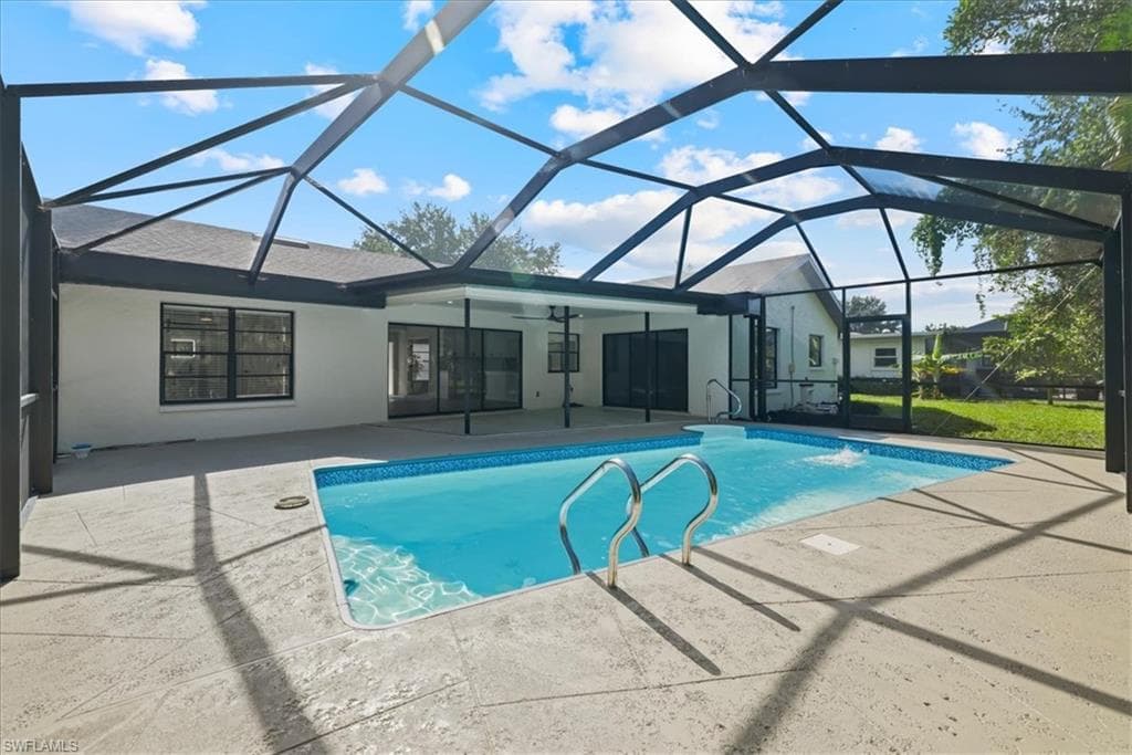 4396 Beechwood Lake Dr, Naples, FL 34112-37