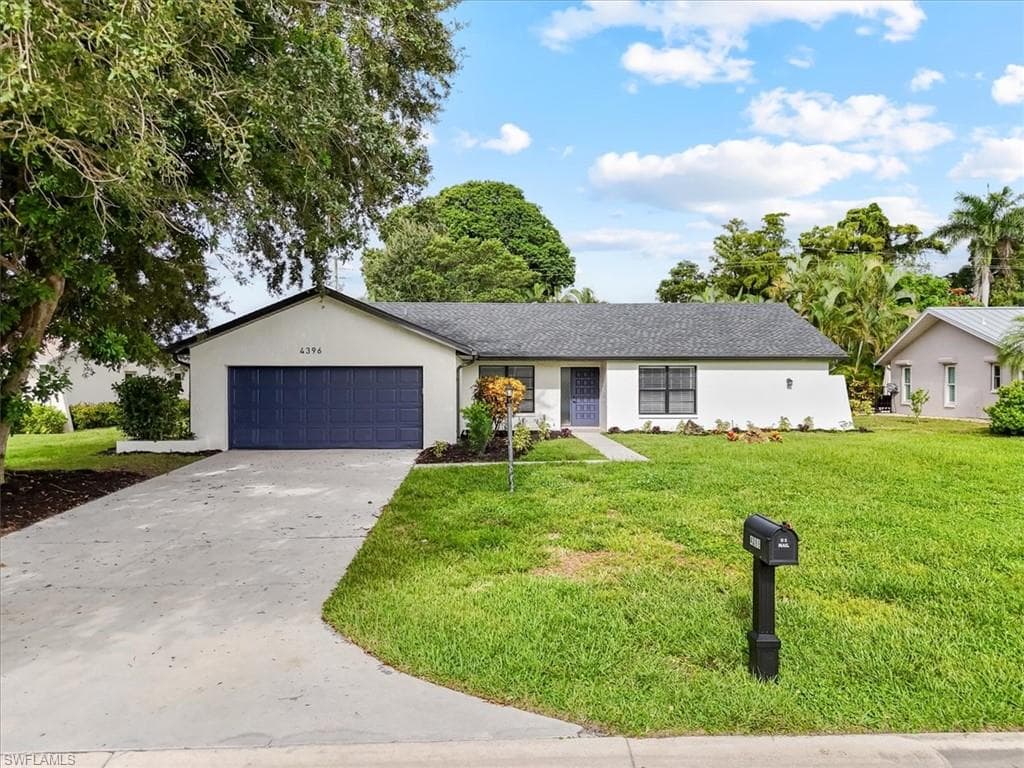 4396 Beechwood Lake Dr, Naples, FL 34112-41