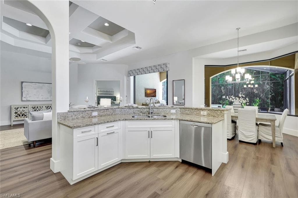 5717 Hammock Isles Dr, Naples, FL 34119-10