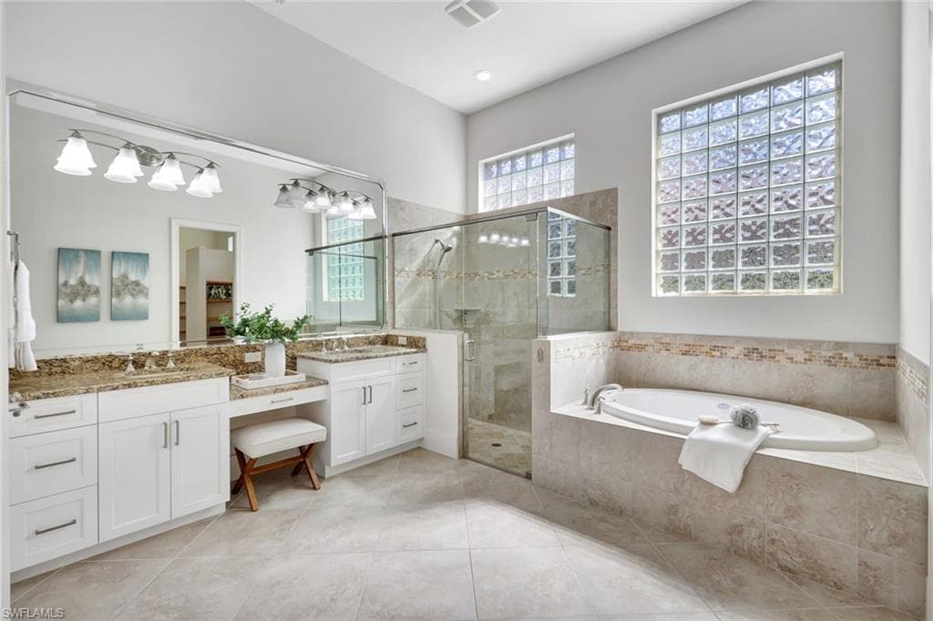 5717 Hammock Isles Dr, Naples, FL 34119-13