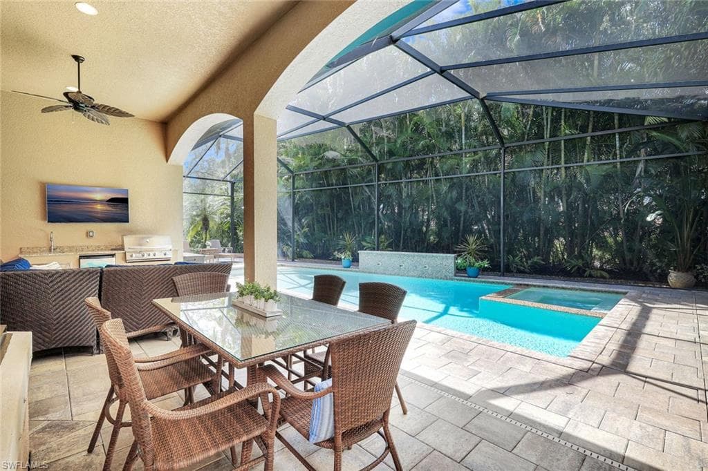 5717 Hammock Isles Dr, Naples, FL 34119-21