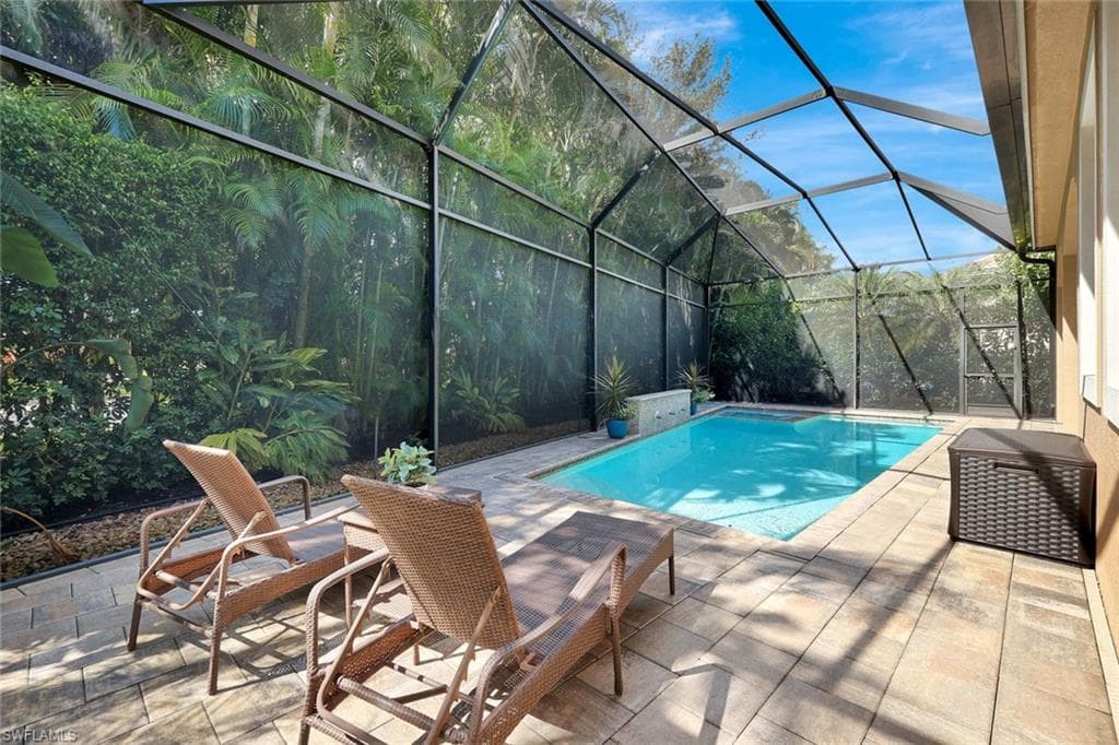5717 Hammock Isles Dr, Naples, FL 34119-22