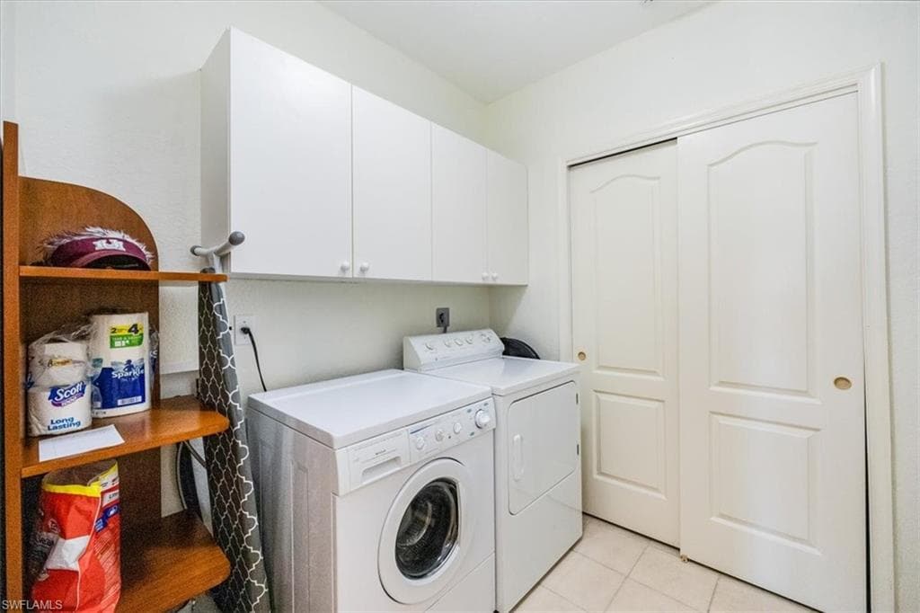 7725 Pebble Creek Cir 303, Naples, FL 34108-25