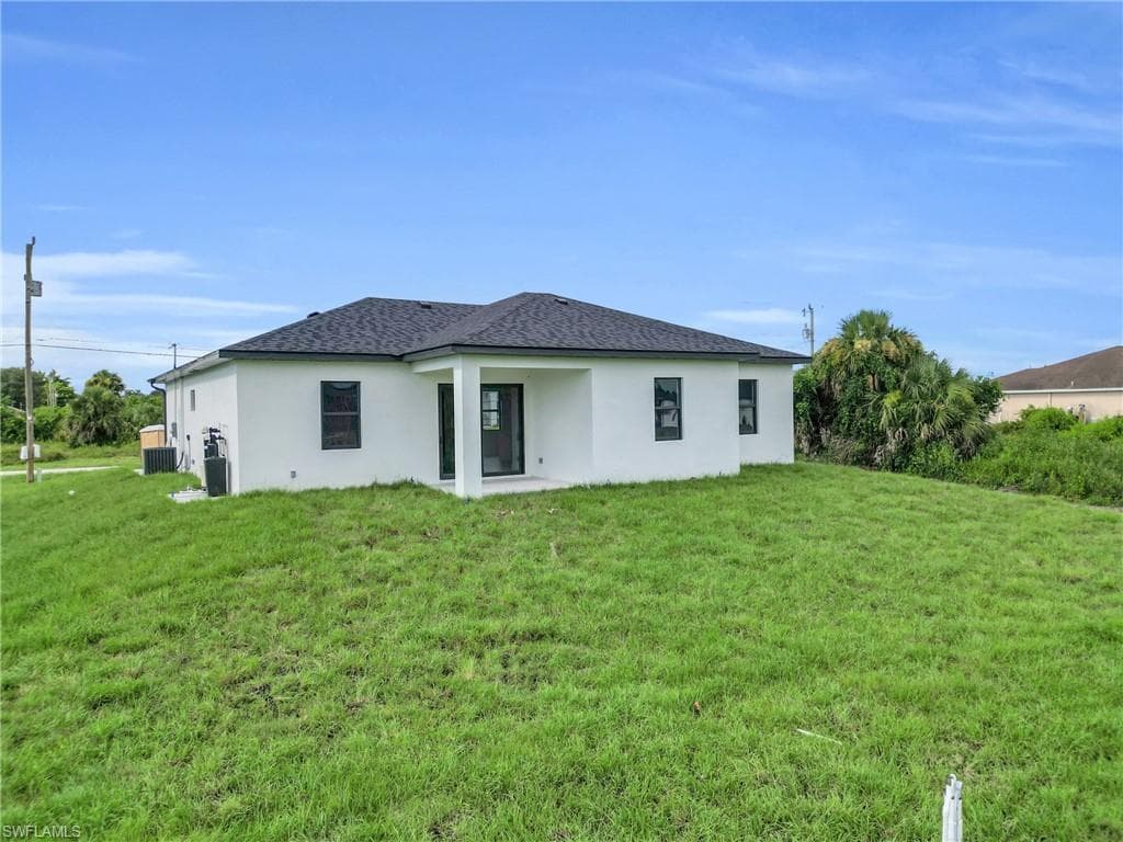 3204 34th St SW, Lehigh Acres, FL 33976-3