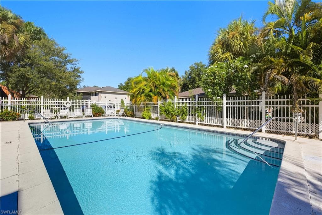 5356 16th Pl SW G4, Naples, FL 34116-22