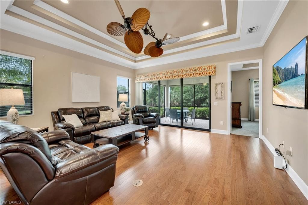 9149 Isla Bella Cir, Bonita Springs, FL 34135-1